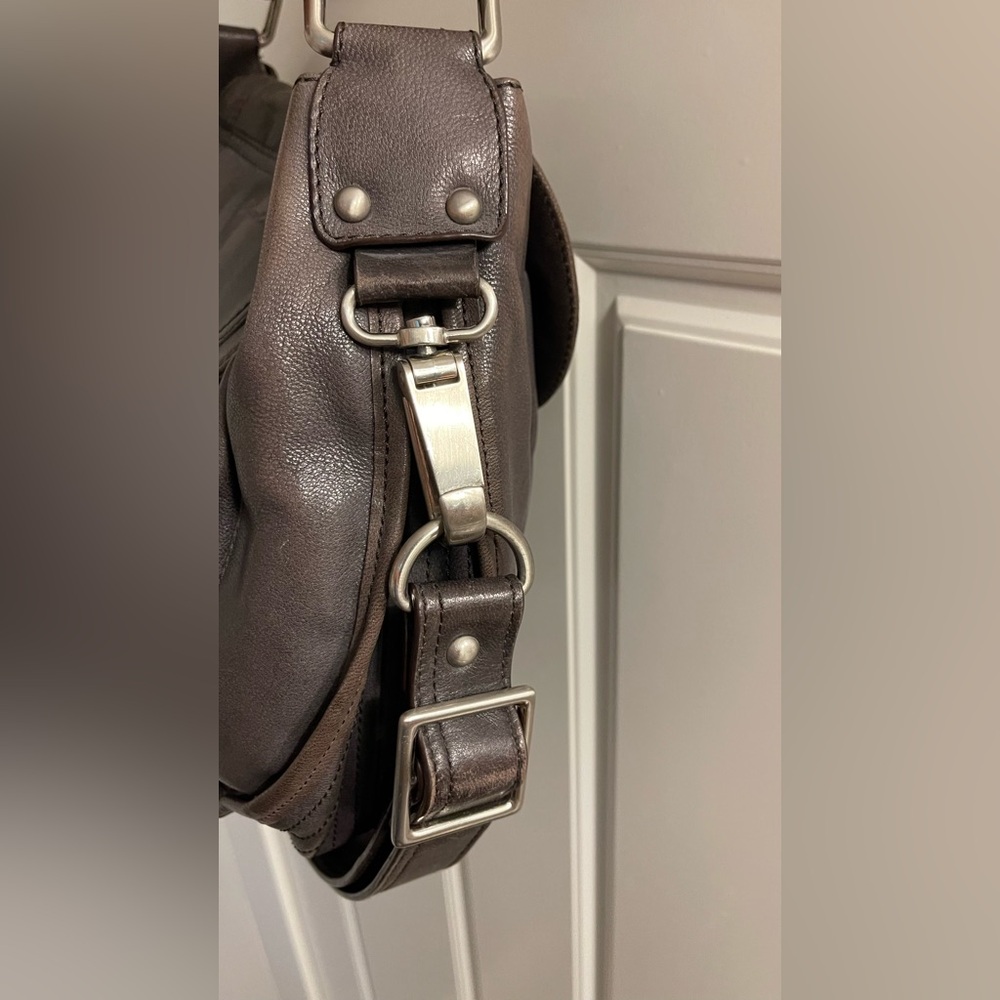 Kenneth Cole New York mushroom grey leather bag with shoulder & crossbody straps - Picture 10 of 16
